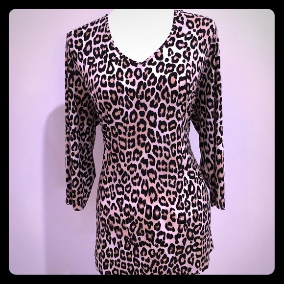 Chico’s size 2 leopard top - Picture 1 of 5
